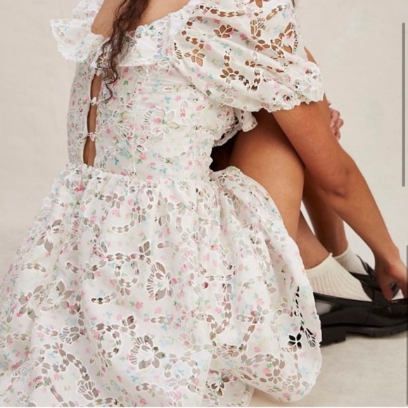 For Love & Lemons Magnolia Mini Dress Cottagecore Puff Sleeve Embroidered M NEW - Picture 3 of 9